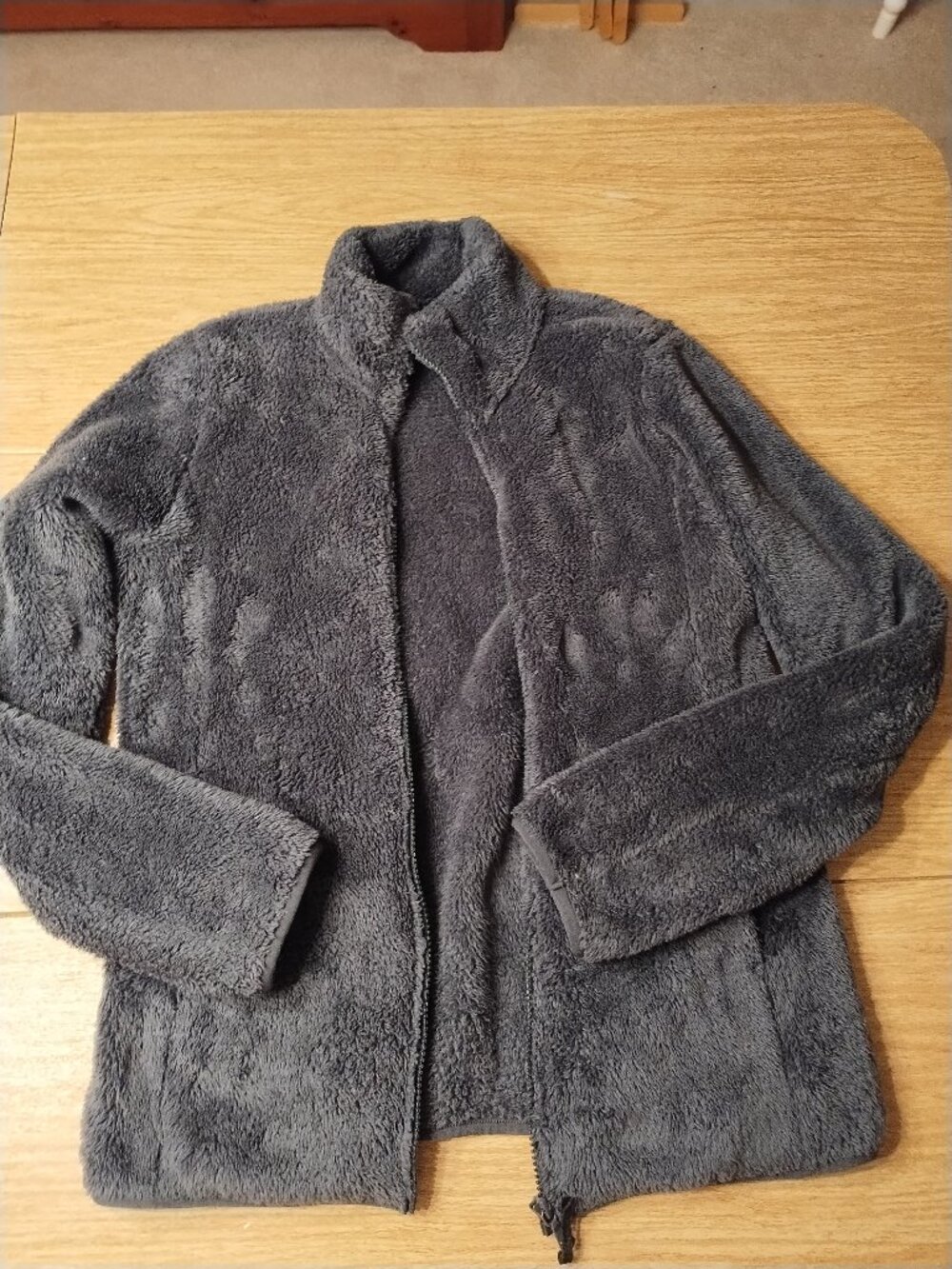 UNIQLO Soft Fuzzy Sweatshirt